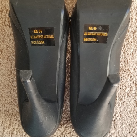 Qupid Black Closed-Toed Heels size 8.5 - Picture 6 of 6